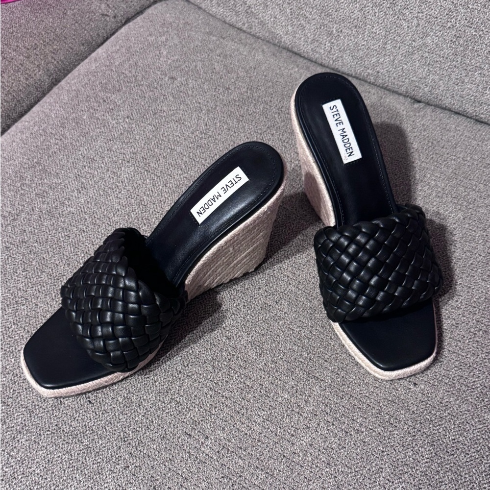Steve Madden Black and Cream Woven Wedges